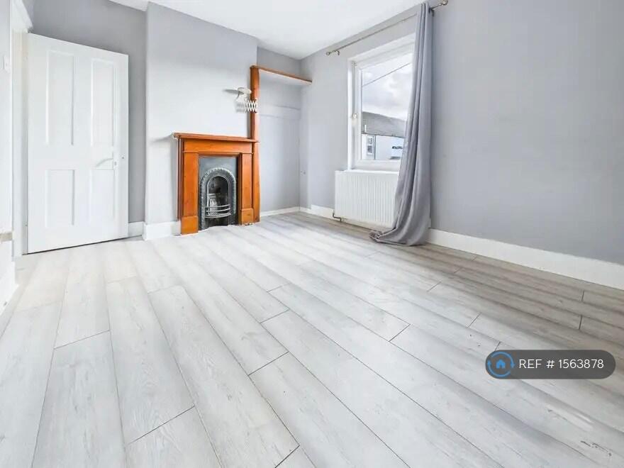 1 bed House Share for rent in Gillingham. From OpenRent 1 bed House Share for rent in Gillingham. From OpenRent