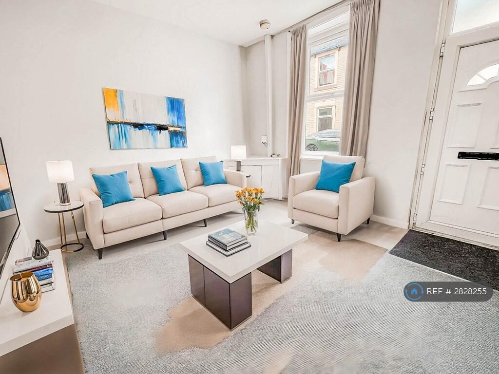 2 bed Mid Terraced House for rent in Burnley. From OpenRent