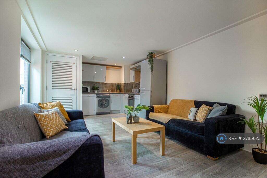 4 bed 1st Floor Flat for rent in Sheffield. From OpenRent