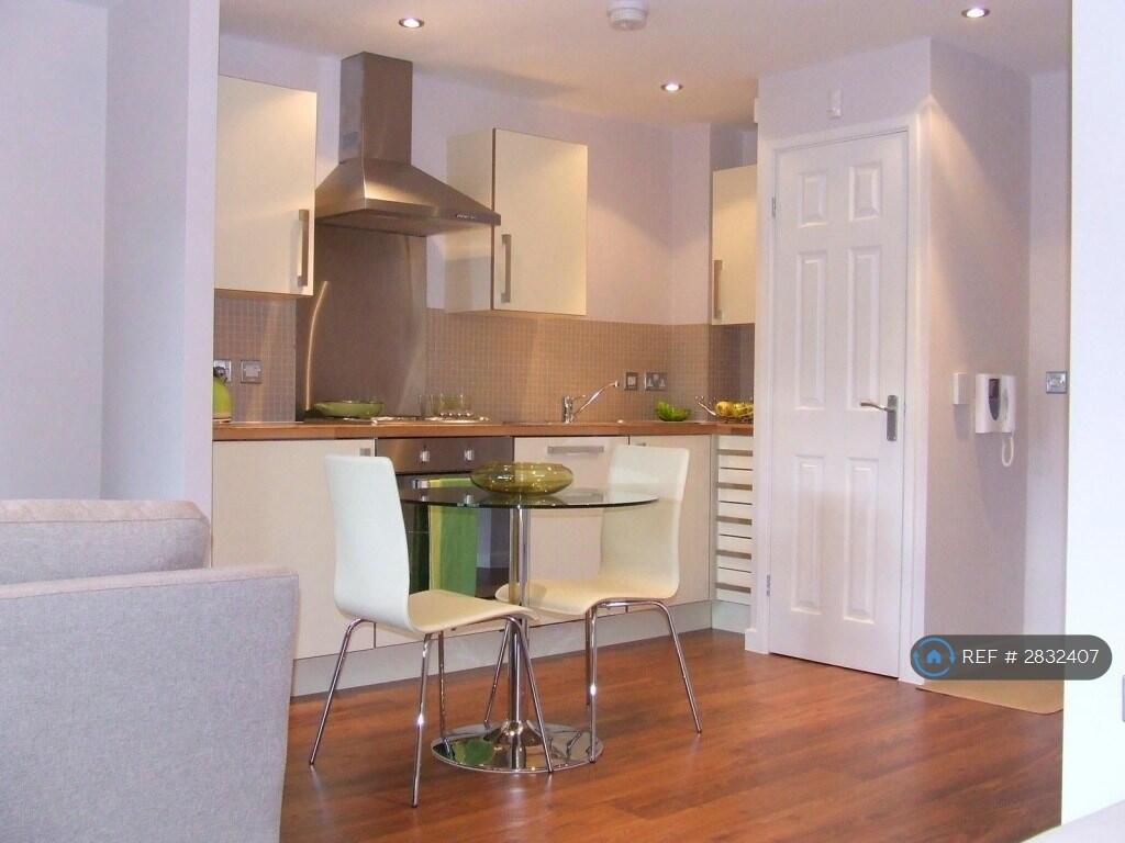 4 bed Studio for rent in Sheffield. From OpenRent