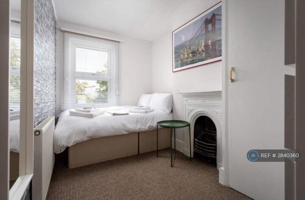 4 bed Semi Detached for rent in Cheltenham. From OpenRent