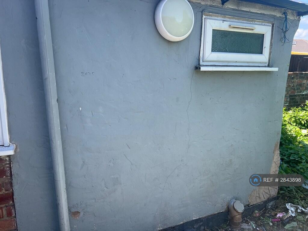 1 bed 1st Floor Flat for rent in Blackheath. From OpenRent