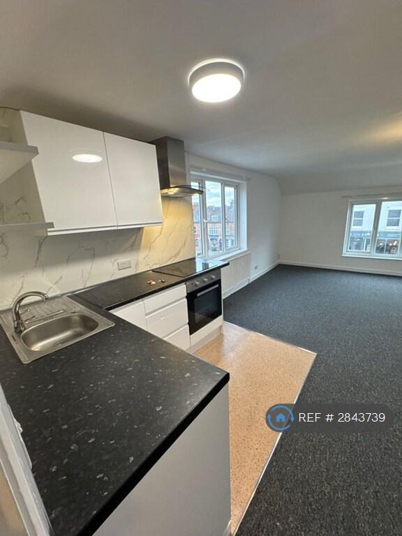 2 bed 1st Floor Flat for rent in Grantham. From OpenRent