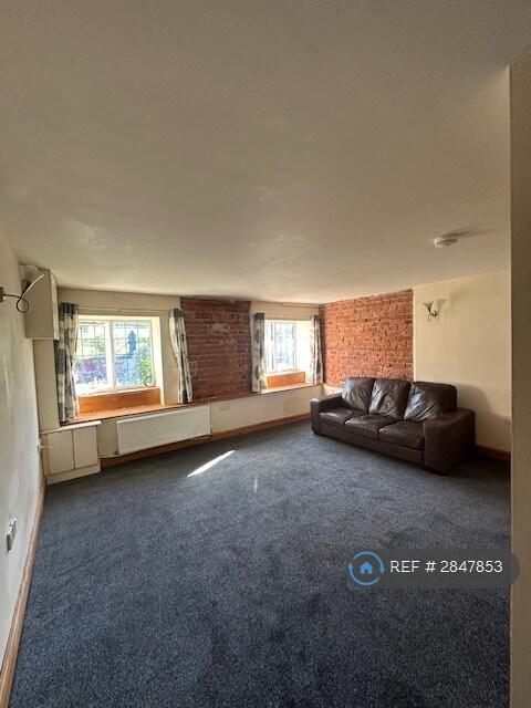 2 bed 1st Floor Flat for rent in Ruthin. From OpenRent