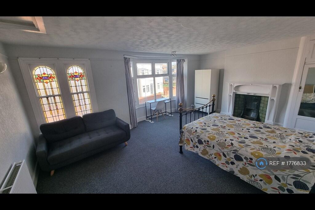 1 bed House Share for rent in Northampton. From OpenRent