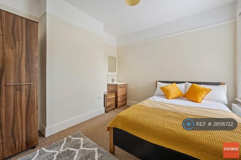 1 bed House Share for rent in Poole. From OpenRent