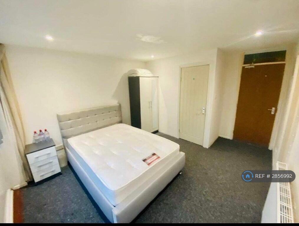 1 bed House Share for rent in Birmingham. From OpenRent