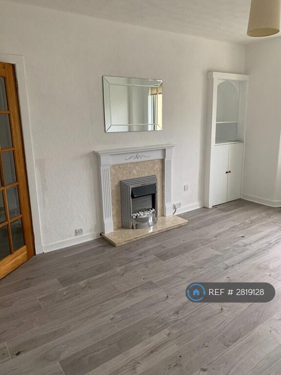 1 bed 1st Floor Flat for rent in Paisley. From OpenRent