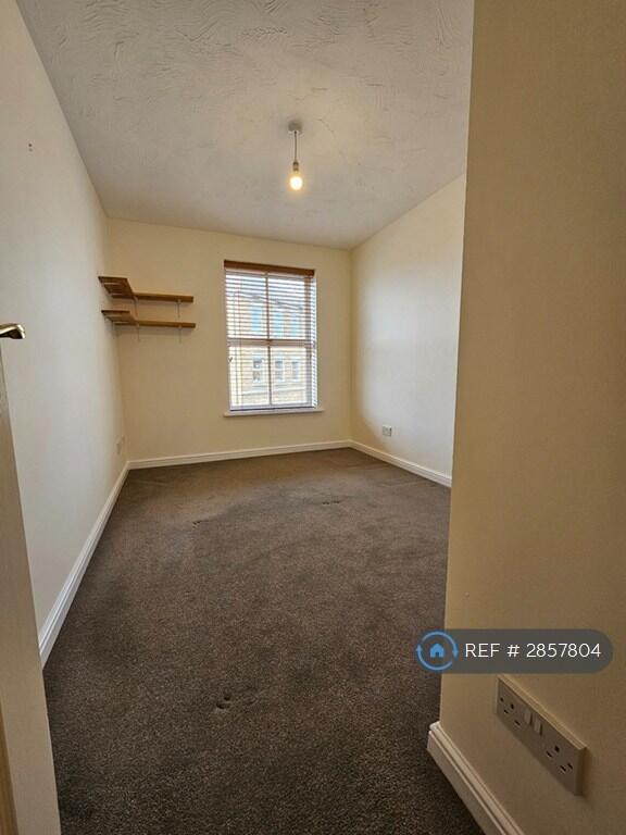 1 bed Flat Share for rent in Aylesbury. From OpenRent