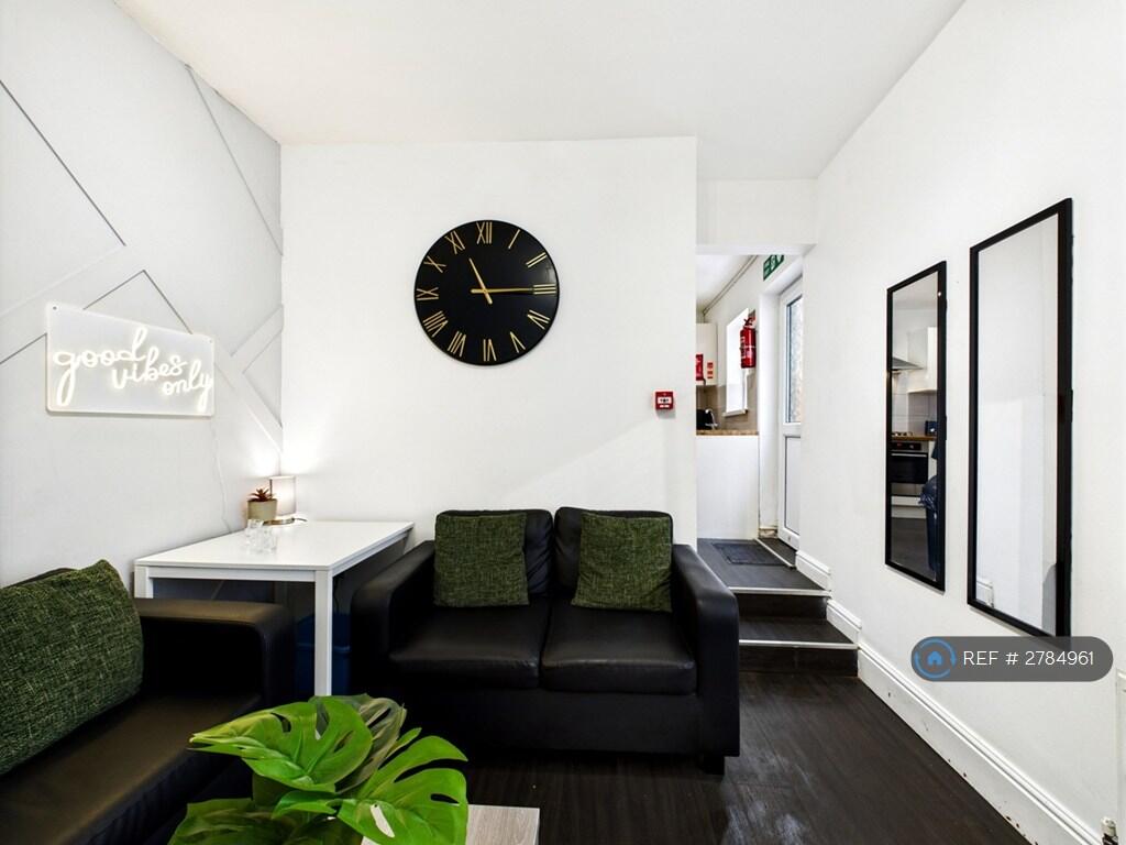 1 bed House Share for rent in Swansea. From OpenRent 1 bed House Share for rent in Swansea. From OpenRent