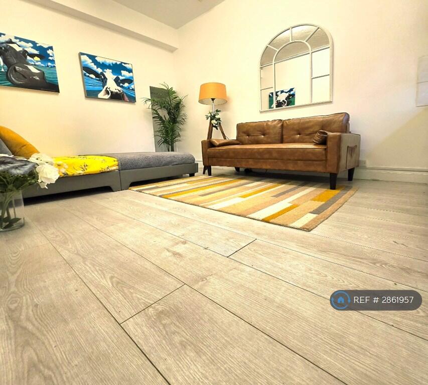 1 bed 1st Floor Flat for rent in Bournemouth. From OpenRent