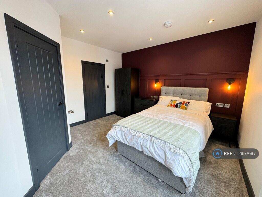 1 bed House Share for rent in Hanchurch. From OpenRent