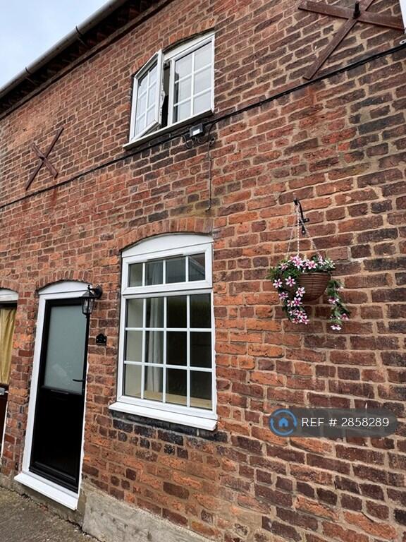 1 bed Mid Terraced House for rent in Newtown. From OpenRent