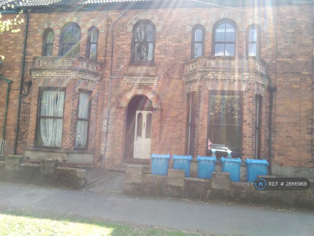 3 bed 1st Floor Flat for rent in Hull. From OpenRent