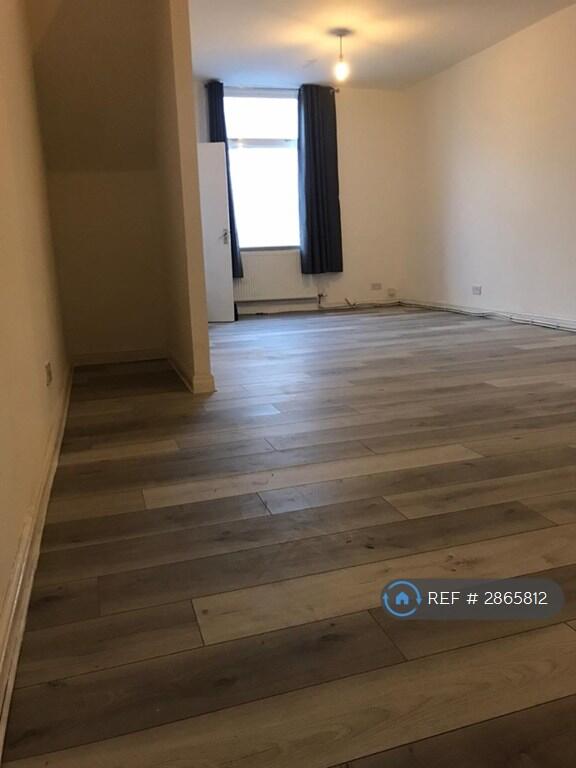 1 bed 1st Floor Flat for rent in Manchester. From OpenRent