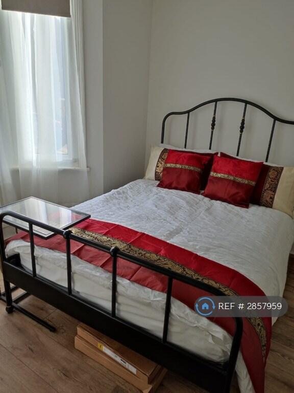 1 bed House Share for rent in Slough. From OpenRent