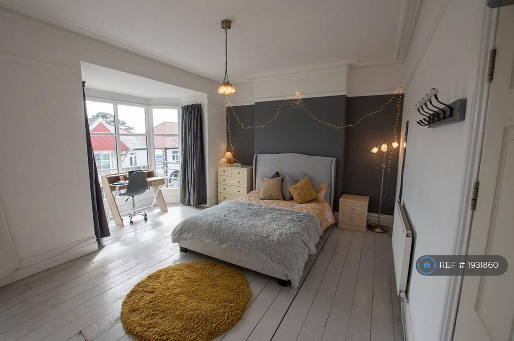 5 bed Mid Terraced House for rent in Swansea. From OpenRent