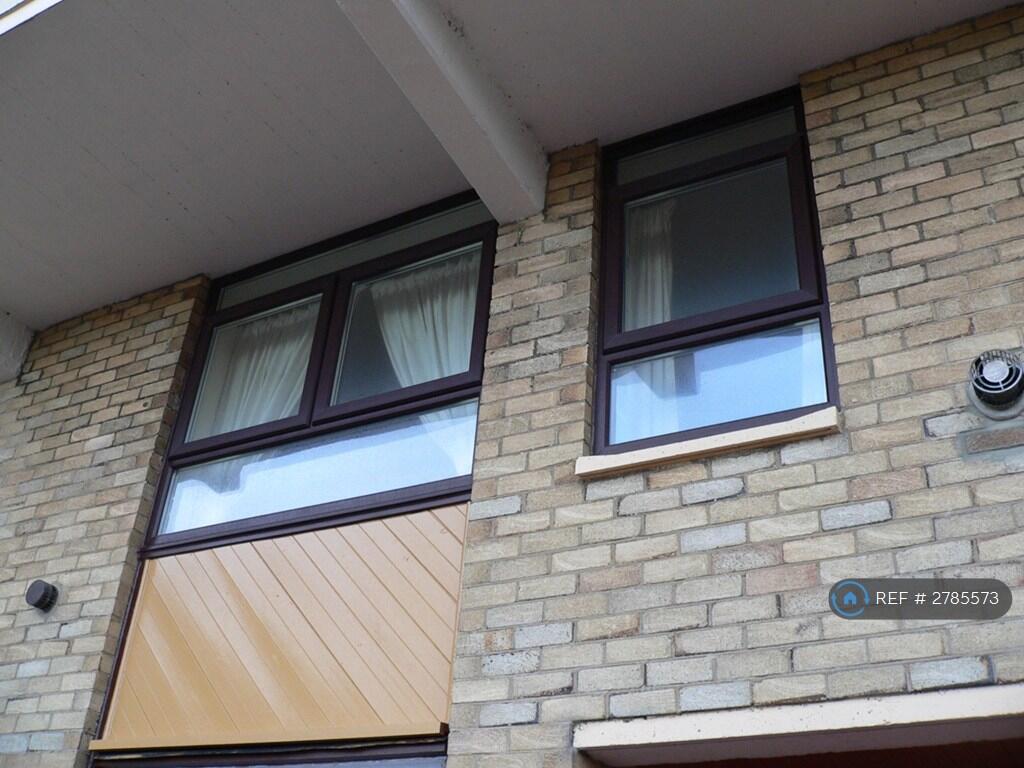 1 bed 1st Floor Flat for rent in Washington. From OpenRent