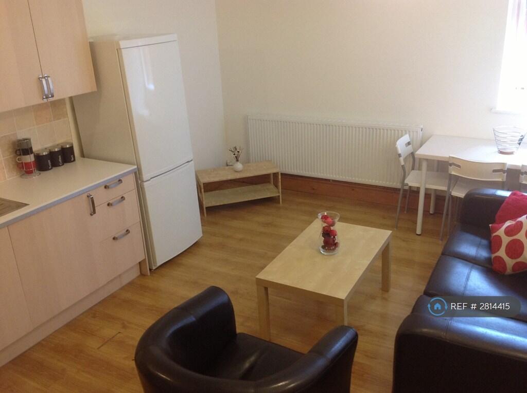 1 bed Flat Share for rent in Leeds. From OpenRent