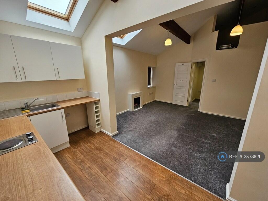 1 bed 1st Floor Flat for rent in Pudsey. From OpenRent