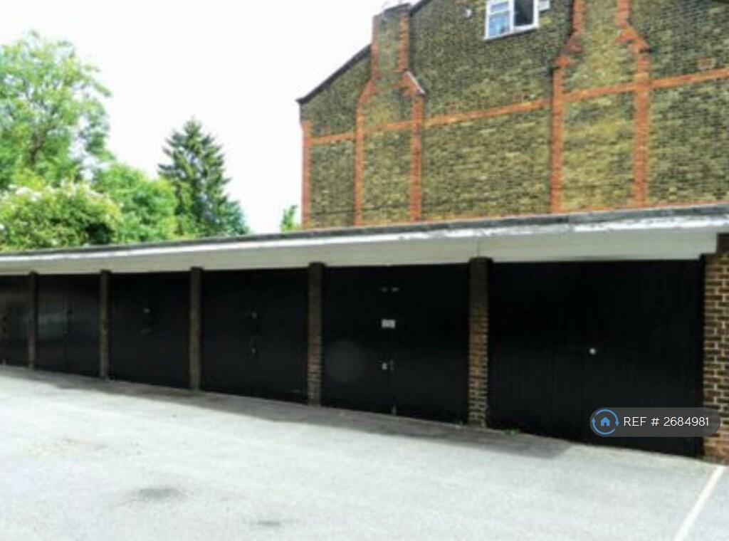 1 bed End of Terrace for rent in London. From OpenRent