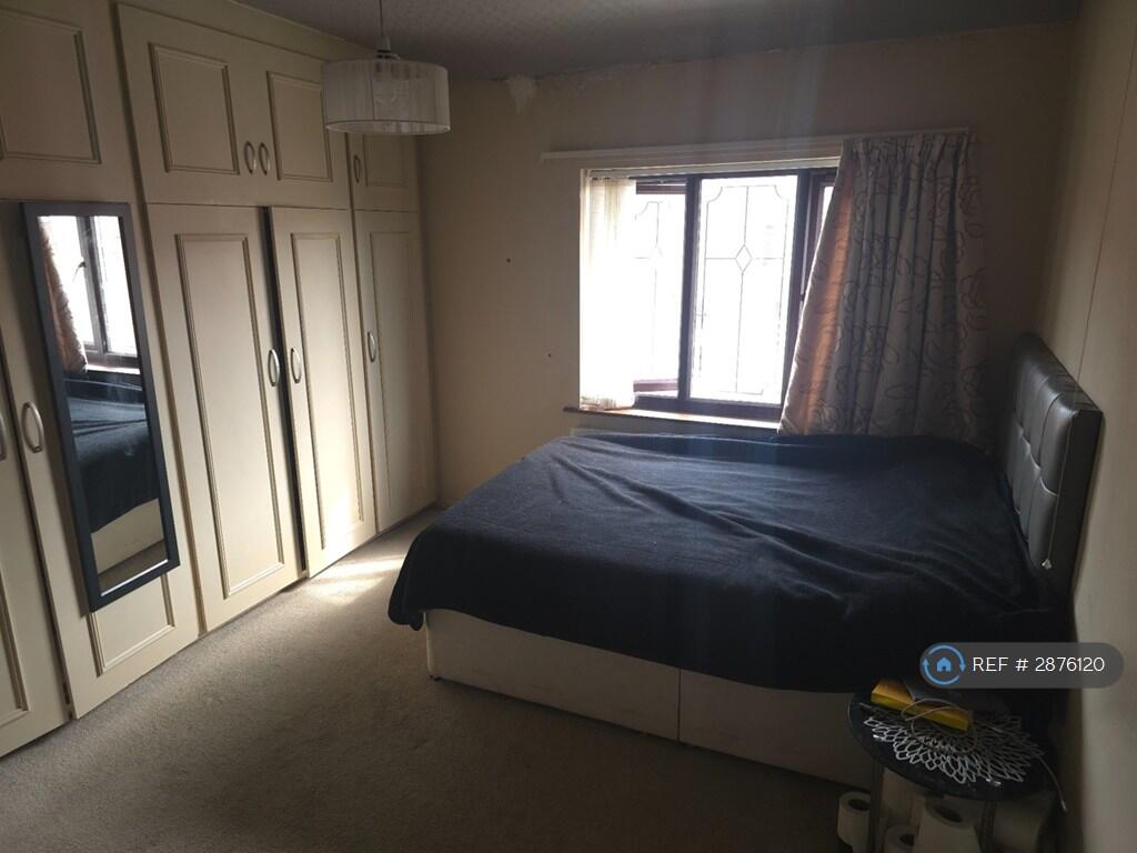 1 bed House Share for rent in Ashton-under-Lyne. From OpenRent