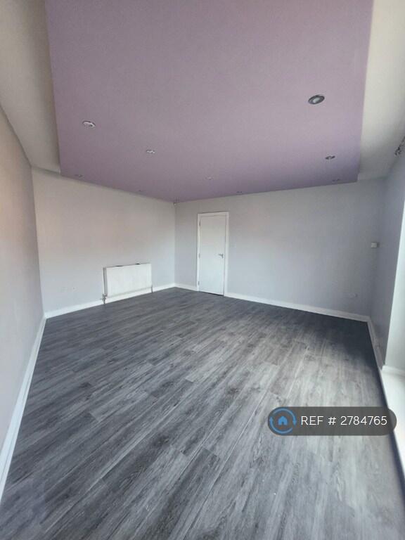 1 bed 1st Floor Flat for rent in Meadow Well. From OpenRent