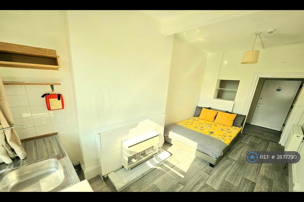 1 bed House Share for rent in Bournemouth. From OpenRent