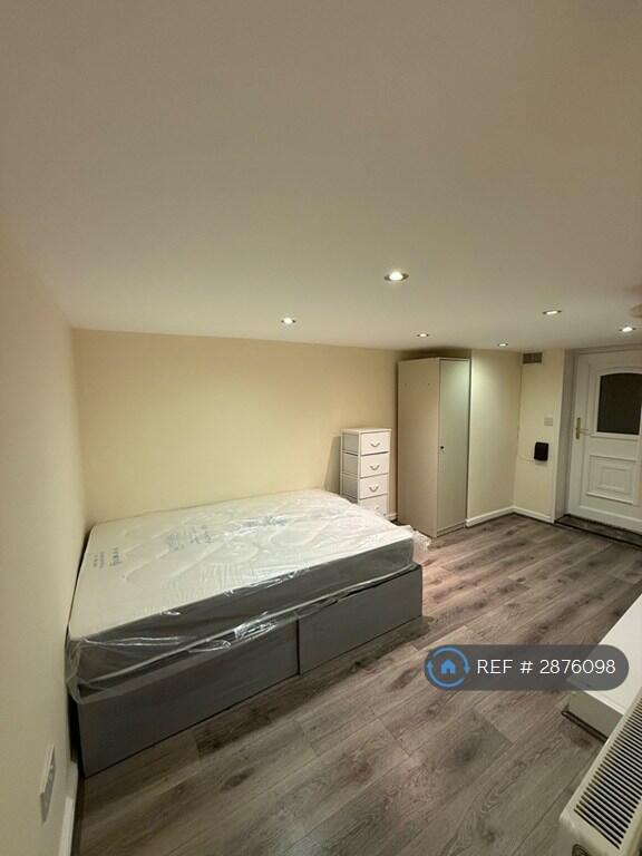 1 bed House Share for rent in Leeds. From OpenRent