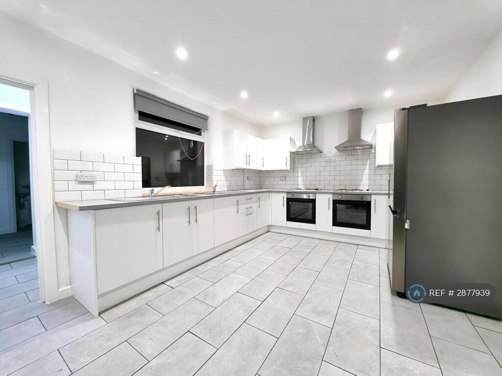 5 bed Semi Detached for rent in Middlesbrough. From OpenRent