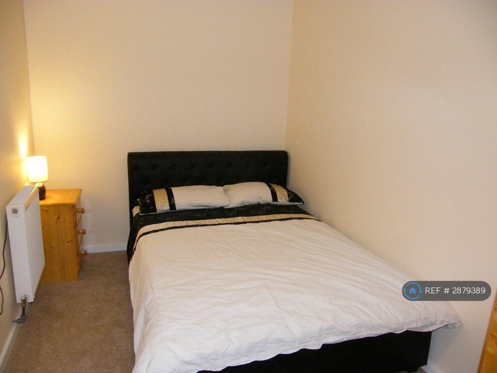 1 bed House Share for rent in Farnborough. From OpenRent