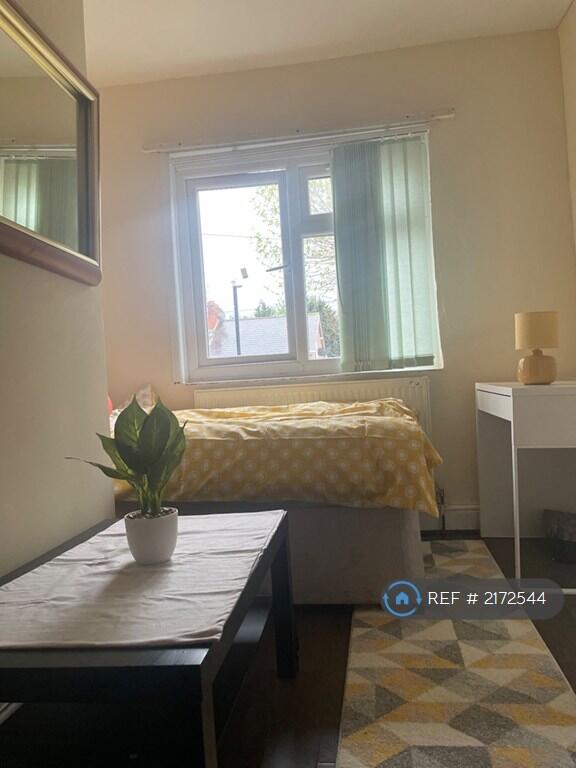 1 bed House Share for rent in Hawkesbury. From OpenRent