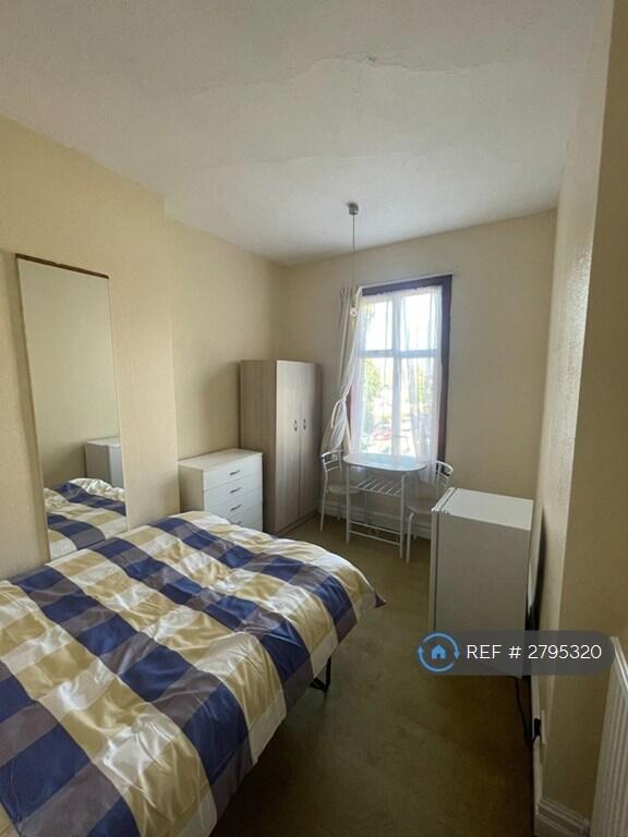 1 bed House Share for rent in Southgate. From OpenRent