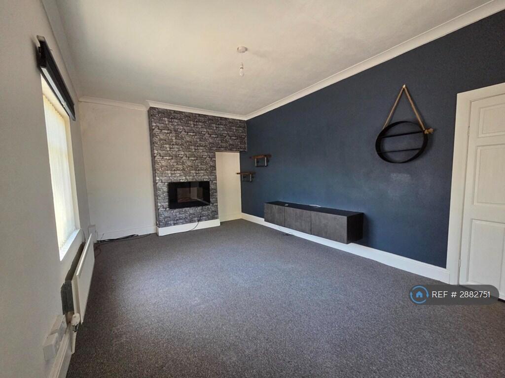 1 bed 1st Floor Flat for rent in Anlaby. From OpenRent