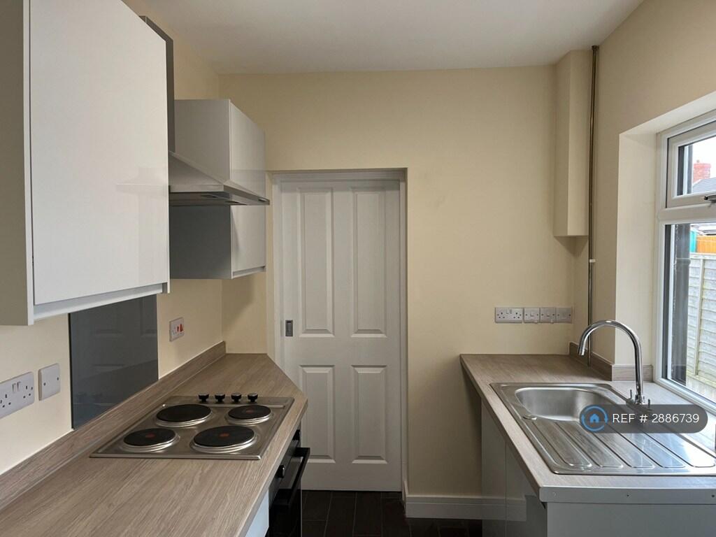 1 bed 1st Floor Flat for rent in Coppenhall Moss. From OpenRent