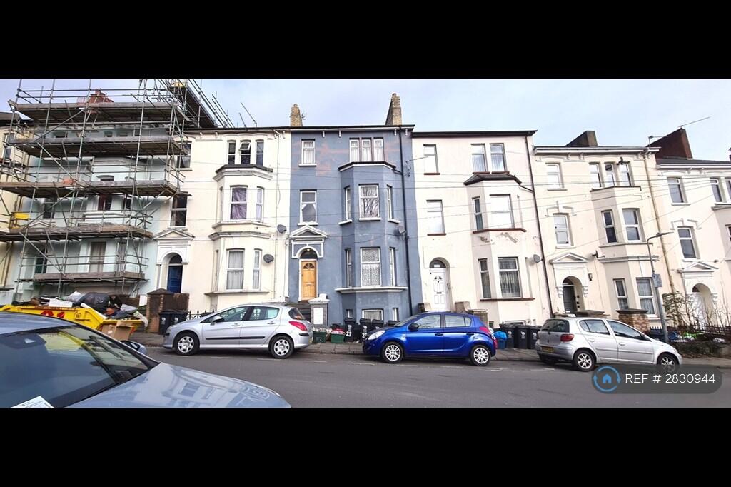 1 bed 1st Floor Flat for rent in Newport. From OpenRent