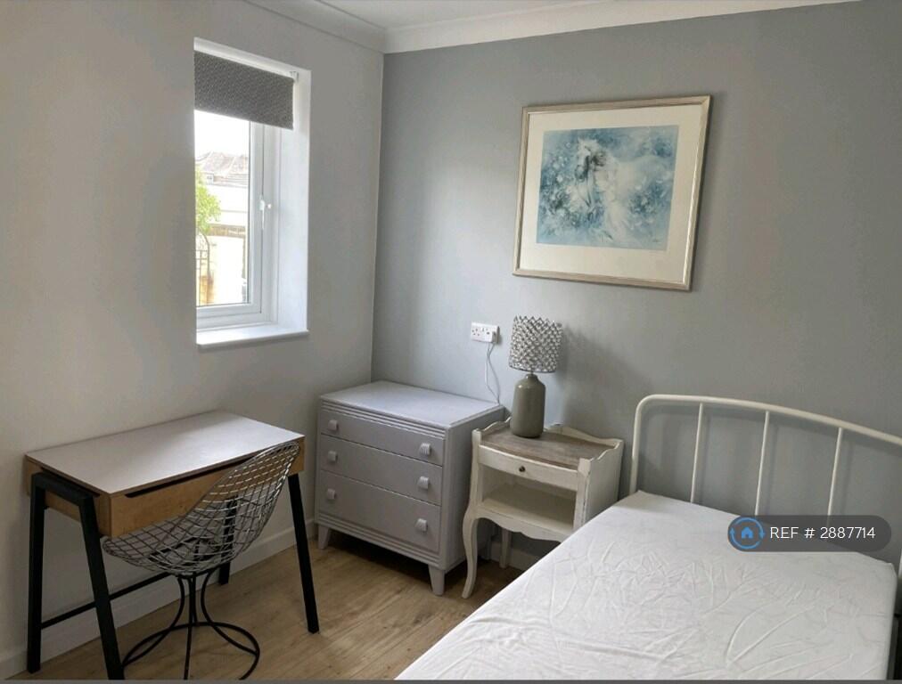 1 bed House Share for rent in Poole. From OpenRent