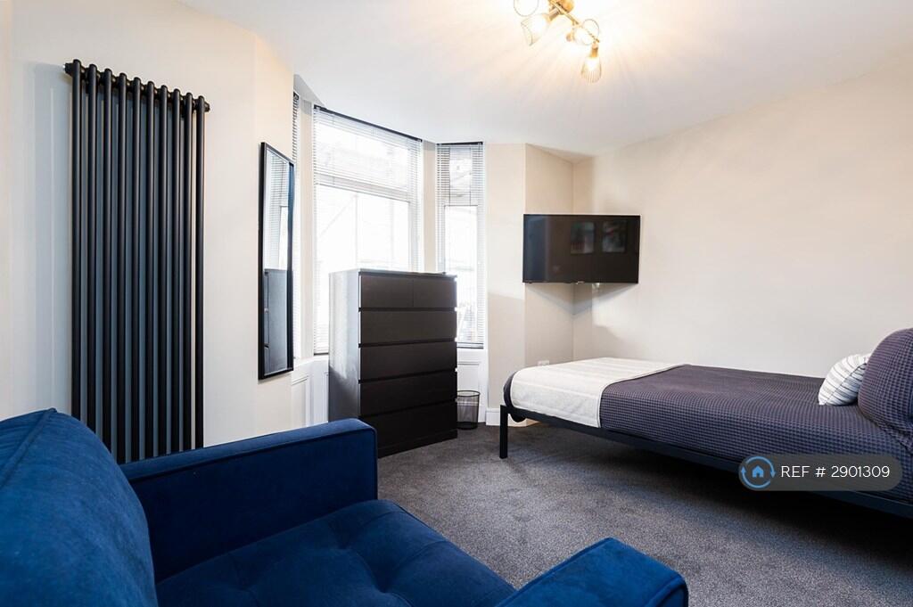 1 bed House Share for rent in Irton. From OpenRent