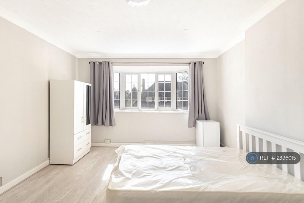 1 bed House Share for rent in Camberley. From OpenRent