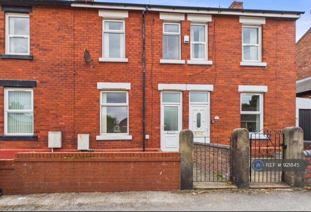 4 bed Detached for rent in Ormskirk. From OpenRent