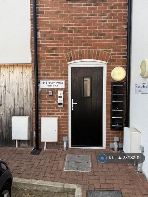 1 bed 1st Floor Flat for rent in . From OpenRent