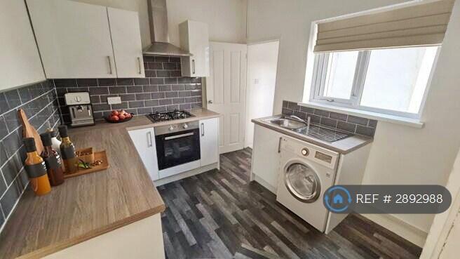 2 bed Mid Terraced House for rent in Hull. From OpenRent