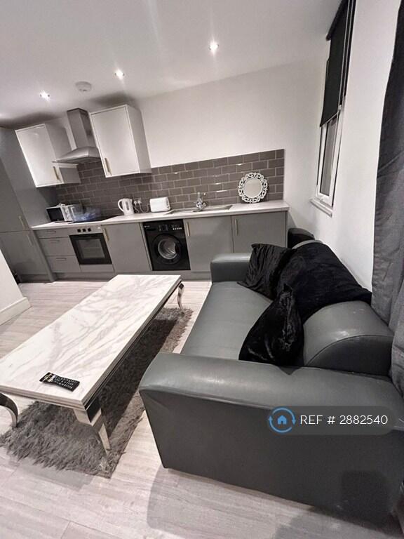 1 bed 1st Floor Flat for rent in Bradford. From OpenRent 1 bed 1st Floor Flat for rent in Bradford. From OpenRent