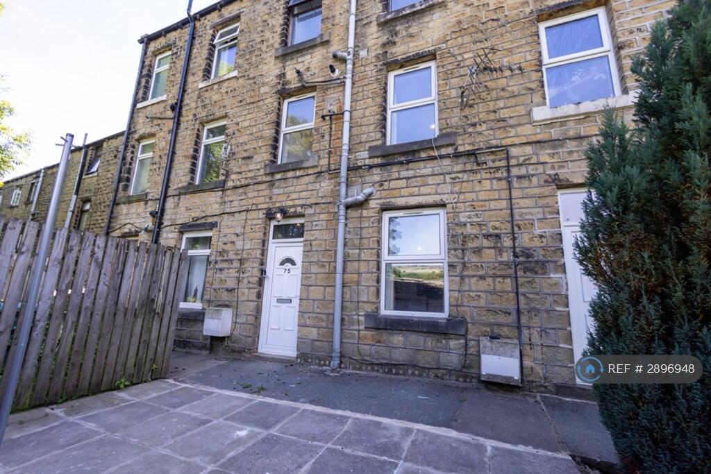 2 bed Mid Terraced House for rent in Slaithwaite. From OpenRent