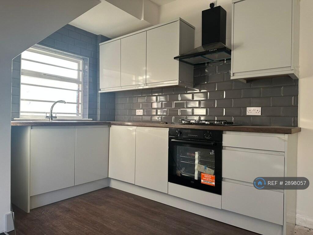 1 bed Mid Terraced House for rent in Dewsbury. From OpenRent 1 bed Mid Terraced House for rent in Dewsbury. From OpenRent