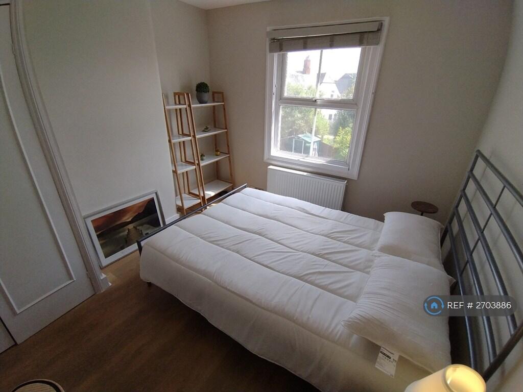 1 bed House Share for rent in Chalkhouse Green. From OpenRent