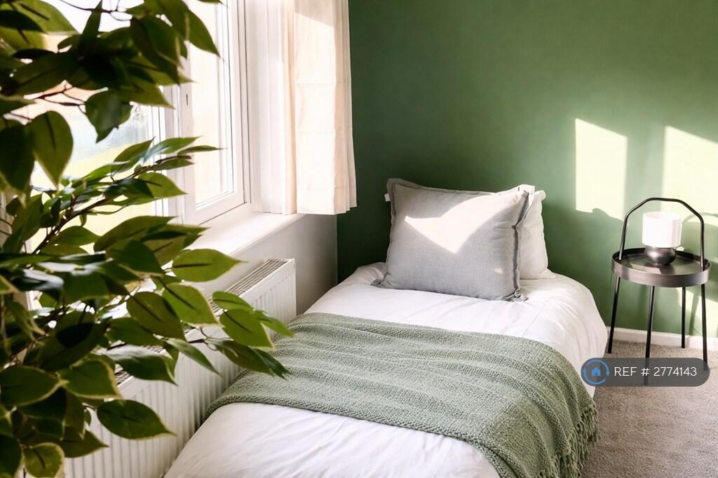 1 bed House Share for rent in Flushing. From OpenRent