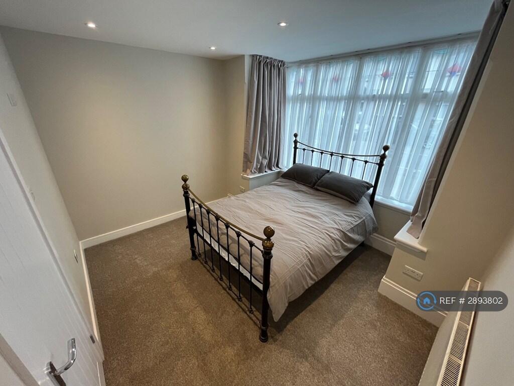 1 bed House Share for rent in Luton. From OpenRent