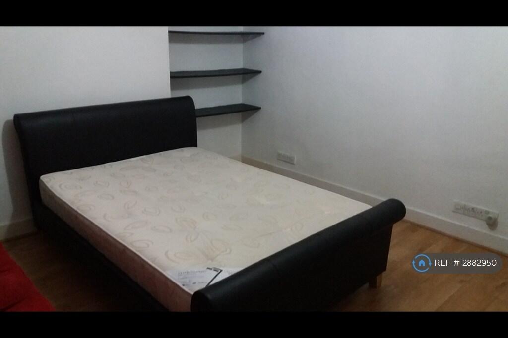 1 bed House Share for rent in London. From OpenRent