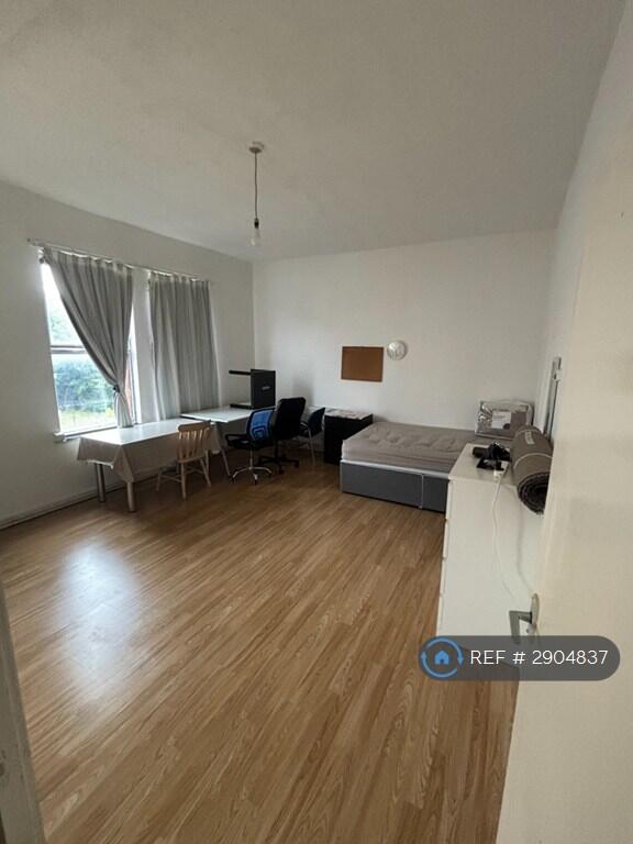 4 bed Studio for rent in Manchester. From OpenRent